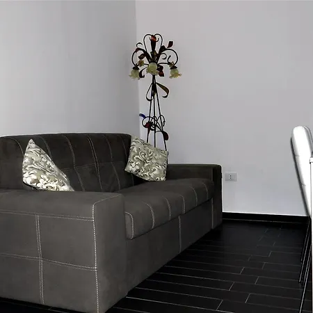 Garibaldi Apartman *